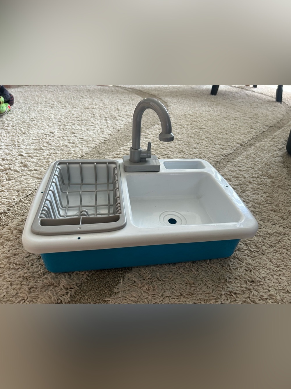 Play sink plastic ( can turn on but will not have the water run ) needs filter c